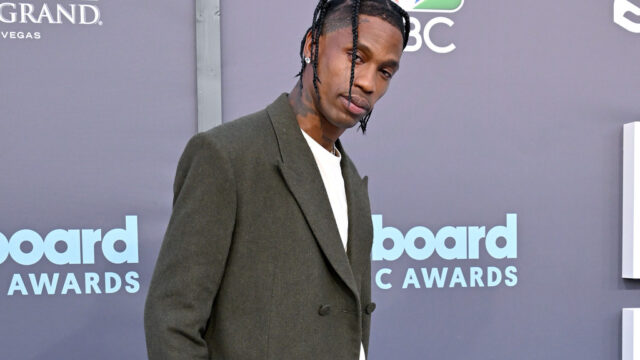 2022 billboard music awards red carpet